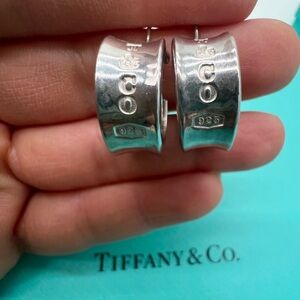🔴Authentic Tiffany & Co. Vintage Retired Sterling Silver wide Hoop Earrings🔴